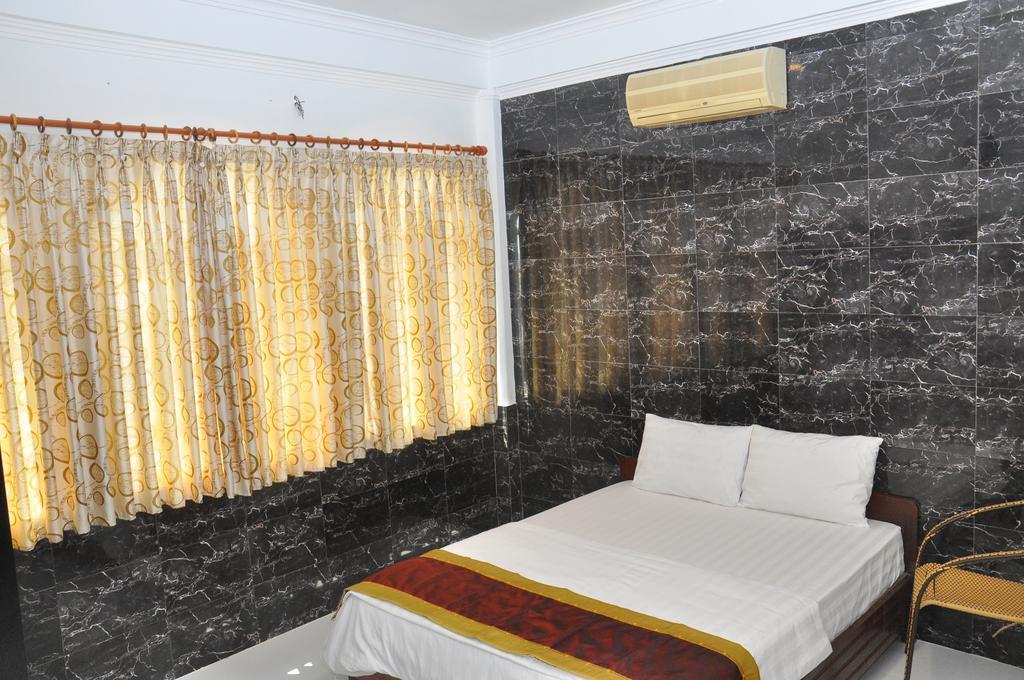Phu Qui Hotel Soc Trang Bagian luar foto